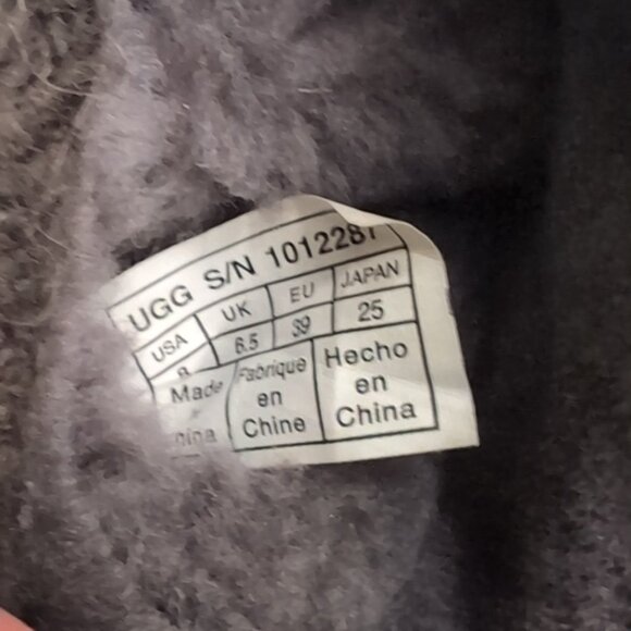 Ugg Capra Boots Ribbed Knit Genuine Shearling Lined boots 8 - Picture 7 of 10